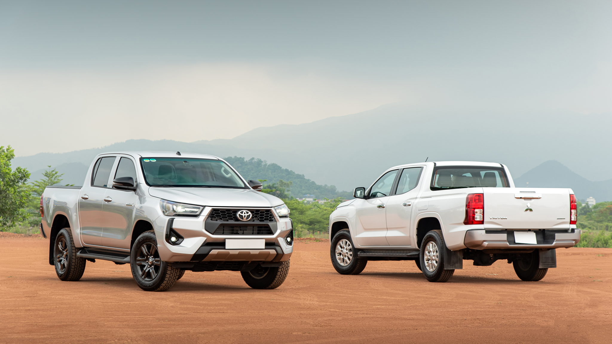 Đem Mitsubishi Triton và Toyota Hilux bản ‘base’ AT đi ‘cày’ xem xe nào hợp dân công trình hơn: Chở tốt, lái ổn thì đánh đổi bớt công nghệ- Ảnh 37.