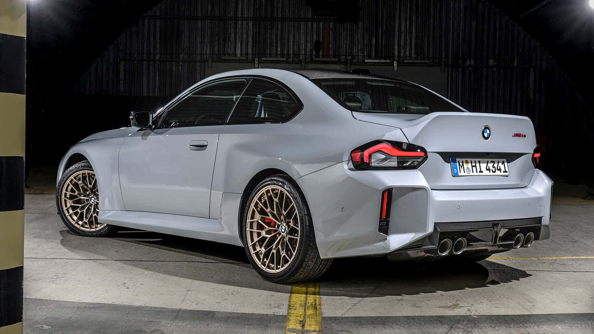 BMW M2 2026 ra bản hiệu năng cao: Mạnh tới 523 mã lực, nhẹ hơn bản tiêu chuẩn, bứt tốc chưa tới 4 giây- Ảnh 3.