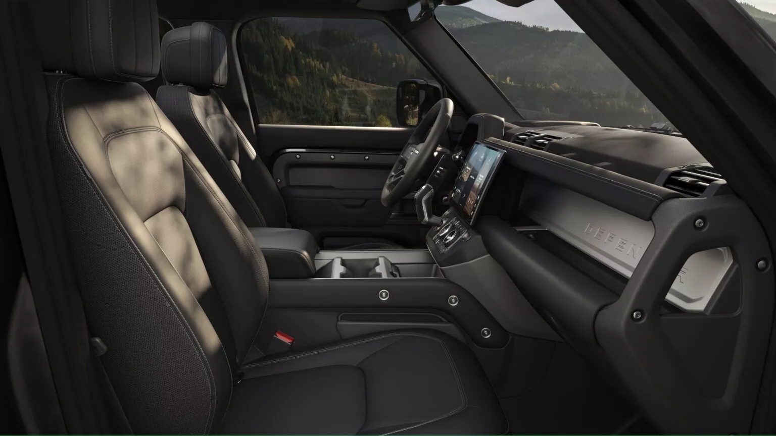Land Rover Defender 2026 ra mắt: Màn 13,1inch, mạnh tới hơn 600 mã lực, tùy chọn hybrid, lần đầu có ga thích ứng dành cho dân địa hình- Ảnh 8. Land Rover Defender 2026 ra mắt: Màn 13,1inch, mạnh tới hơn 600 mã lực, tùy chọn hybrid, lần đầu có ga thích ứng dành cho dân địa hình- Ảnh 8.