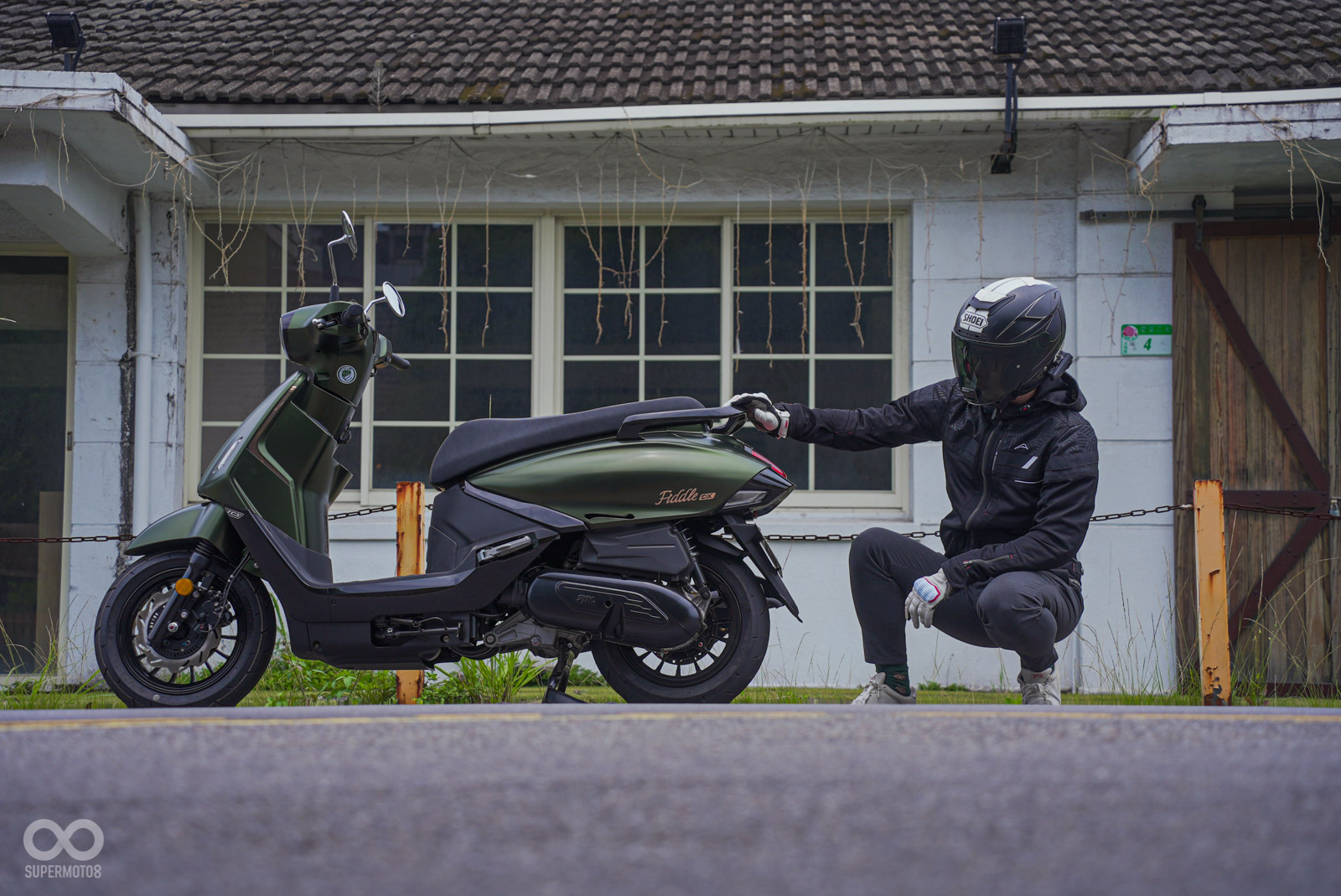 Cận cảnh mẫu xe tay ga 158cc của SYM: Đẹp như Vespa, thực dụng như Honda- Ảnh 3. Cận cảnh mẫu xe tay ga 158cc của SYM: Đẹp như Vespa, thực dụng như Honda- Ảnh 3.