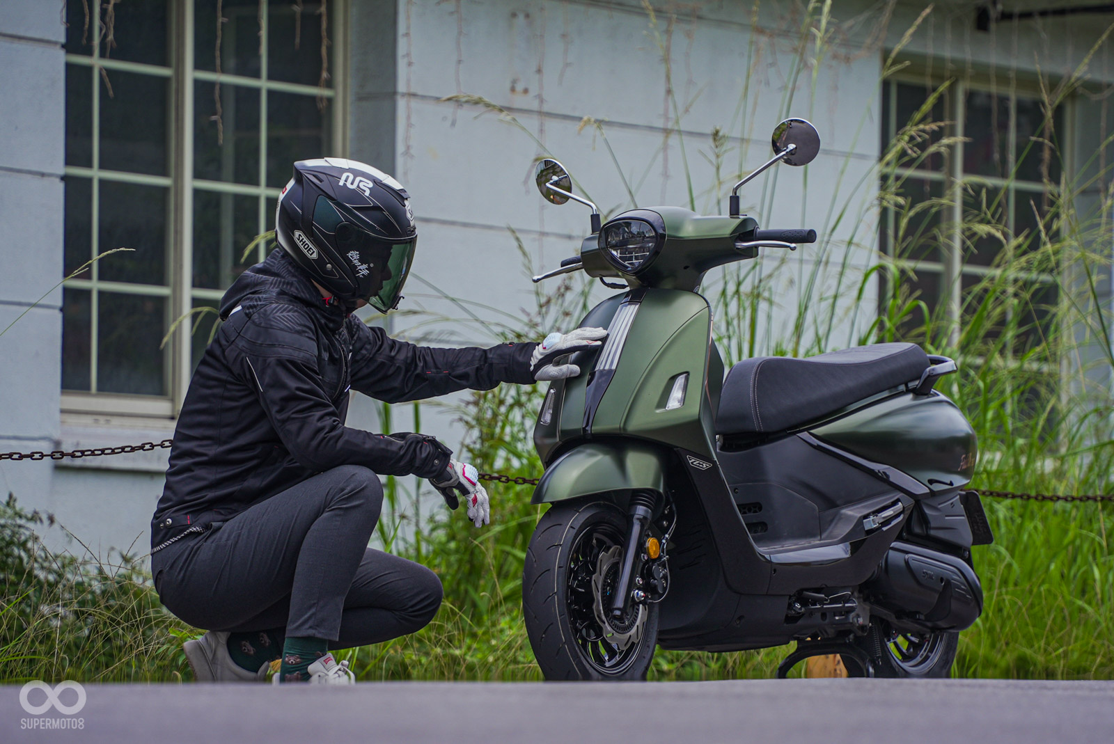 Cận cảnh mẫu xe tay ga 158cc của SYM: Đẹp như Vespa, thực dụng như Honda- Ảnh 12. Cận cảnh mẫu xe tay ga 158cc của SYM: Đẹp như Vespa, thực dụng như Honda- Ảnh 12.