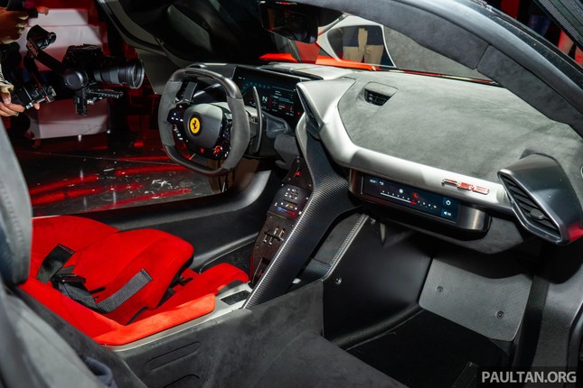 Siêu xe mạnh nhất của Ferrari được đăng ký kiểu dáng ở Việt Nam- Ảnh 6. Siêu xe mạnh nhất của Ferrari được đăng ký kiểu dáng ở Việt Nam- Ảnh 6.