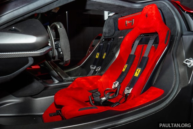 Siêu xe mạnh nhất của Ferrari được đăng ký kiểu dáng ở Việt Nam- Ảnh 5. Siêu xe mạnh nhất của Ferrari được đăng ký kiểu dáng ở Việt Nam- Ảnh 5.