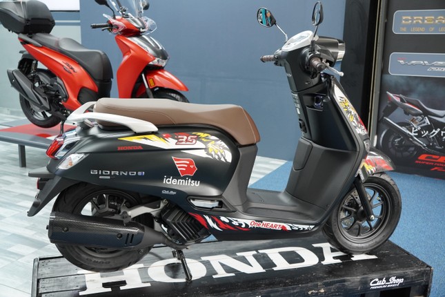 Xe tay ga hàng hiếm của Honda xuất hiện tại Việt Nam- Ảnh 11. Xe tay ga hàng hiếm của Honda xuất hiện tại Việt Nam- Ảnh 11.