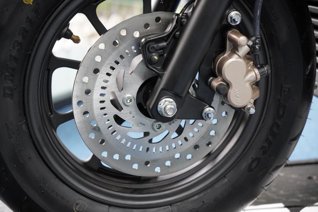 Xe tay ga hàng hiếm của Honda xuất hiện tại Việt Nam- Ảnh 9. Xe tay ga hàng hiếm của Honda xuất hiện tại Việt Nam- Ảnh 9.