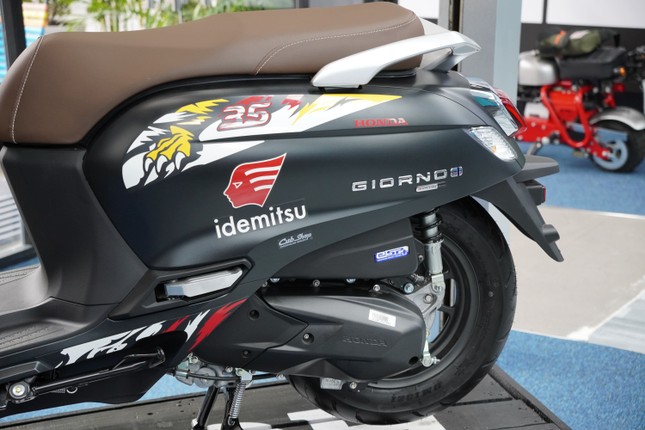 Xe tay ga hàng hiếm của Honda xuất hiện tại Việt Nam- Ảnh 4. Xe tay ga hàng hiếm của Honda xuất hiện tại Việt Nam- Ảnh 4.
