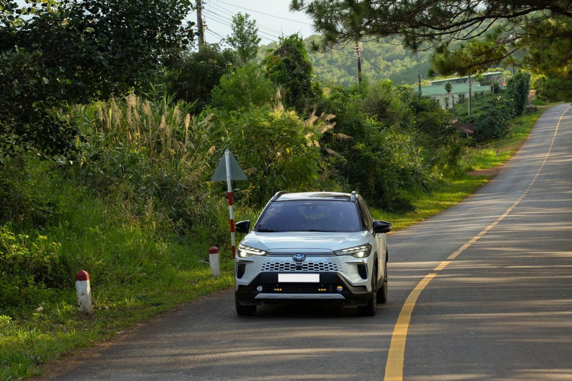 GenZ chọn Corolla Cross HEV: ‘Cần bỏ ra chi phí cơ hội để trải nghiệm những điều mới’- Ảnh 1. GenZ chọn Corolla Cross HEV: ‘Cần bỏ ra chi phí cơ hội để trải nghiệm những điều mới’- Ảnh 1.