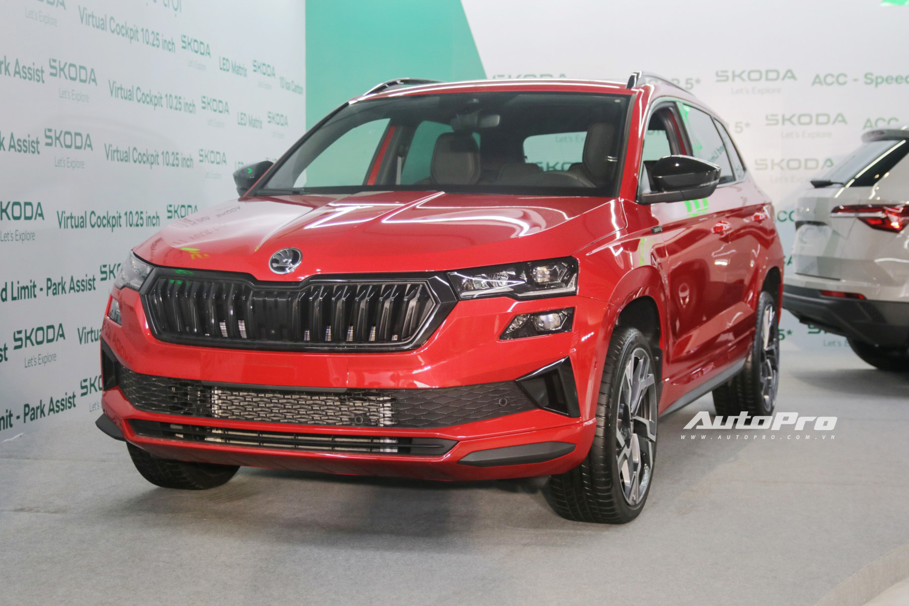Skoda Karoq 2025 ra mắt Việt Nam: Giá từ hơn 1 tỷ đồng, có bản thể thao, thêm ADAS và nhiều công nghệ khác cạnh tranh CX-5- Ảnh 2.