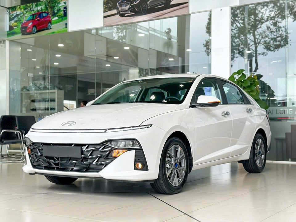 Ngày này năm xưa: Hyundai Accent thế hệ mới ra mắt, vẫn là đầu tàu của hãng nhưng đang bị City, Vios vượt mặt- Ảnh 2. Ngày này năm xưa: Hyundai Accent thế hệ mới ra mắt, vẫn là đầu tàu của hãng nhưng đang bị City, Vios vượt mặt- Ảnh 2.