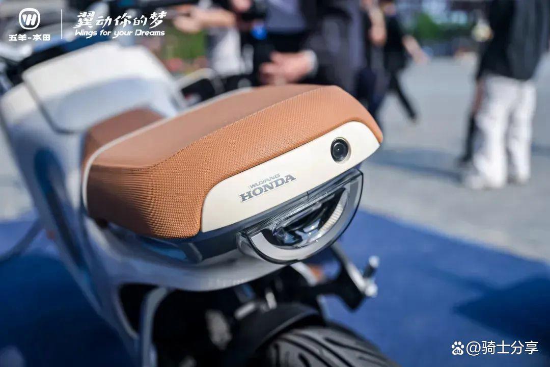 Honda chính thức ra mắt mẫu xe máy điện công suất lớn, công nghệ như ô tô, có giá hơn 100 triệu đồng!- Ảnh 7.