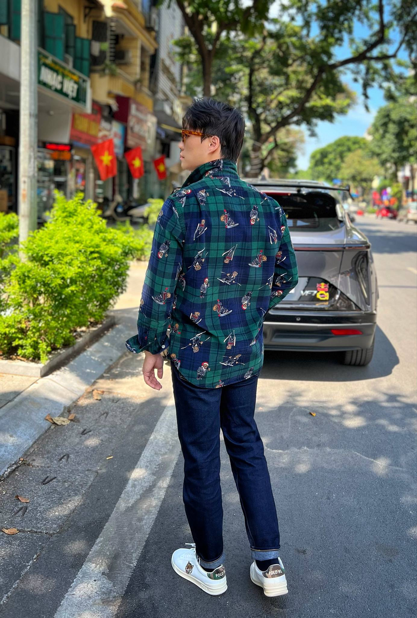 Chủ tiệm Âu phục mua cả VinFast VF 7 và VF 3: ‘Chọn xe như chọn suit, sẽ thêm VF 9 để đủ bộ sưu tập thời trang, thực dụng’- Ảnh 3.