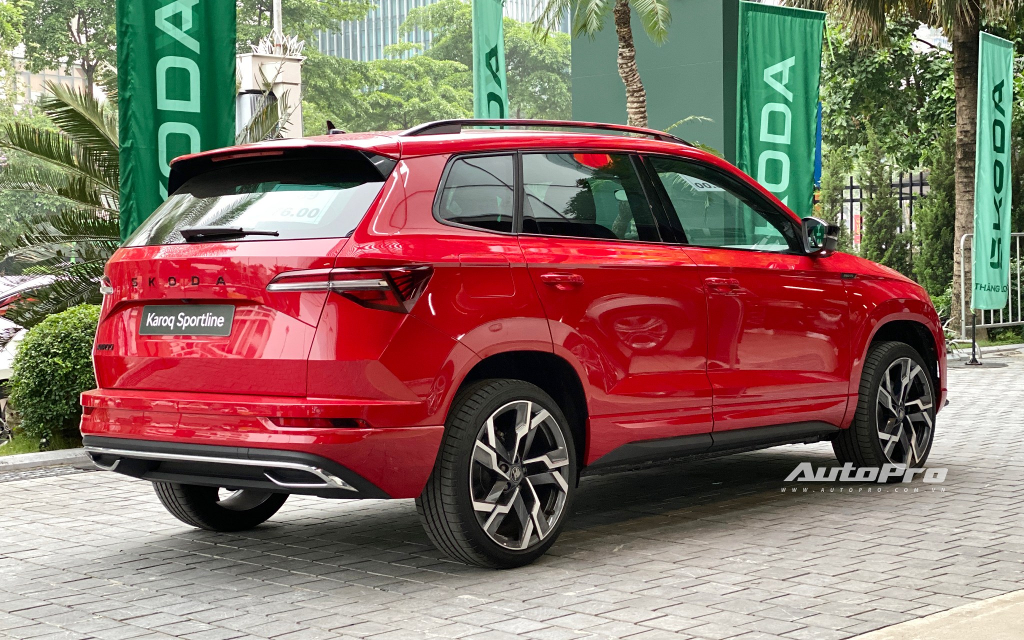 Chọn Skoda Karoq hay Honda CR-V cùng giá khoảng 1,1 tỷ đồng, bảng này sẽ giúp bạn thấy rõ sự khác biệt về kích thước, công nghệ- Ảnh 3.