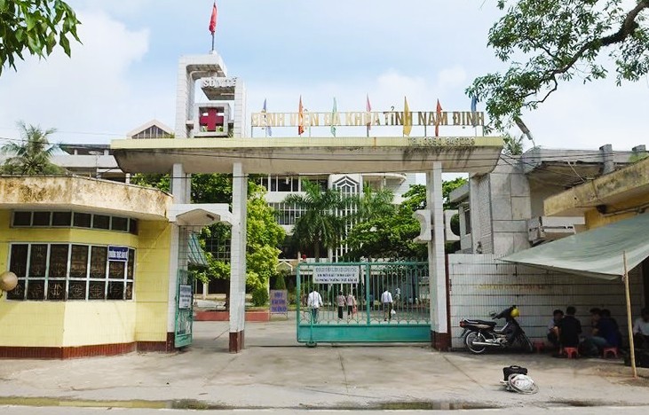Bệnh viện báo cáo gì về vụ bé trai ở Nam Định bị yêu cầu đóng đủ viện phí mới cấp cứu?- Ảnh 2.