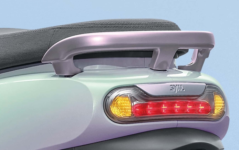 SYM ra mắt mẫu xe tay ga ho&agrave;n to&agrave;n mới, ngoại h&igrave;nh cực dễ thương, thực dụng nhưng lại g&acirc;y tranh c&atilde;i v&igrave; c&aacute;i t&ecirc;n kỳ quặc- Ảnh 1.