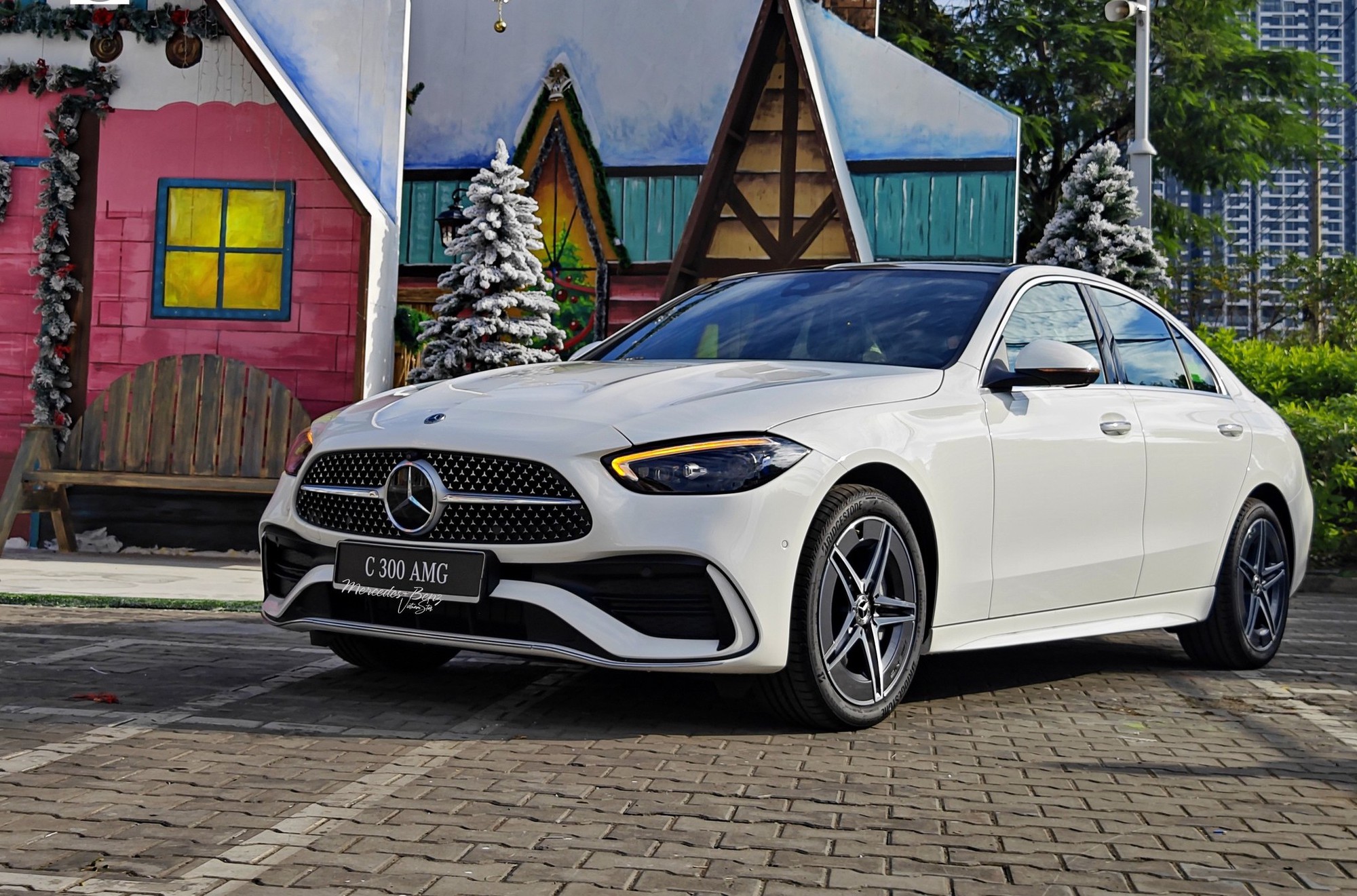 Mercedes-Benz C-Class nâng cấp tại Việt Nam: Thêm HUD, sưởi và một số tiện nghi khác, giá không đổi làm khó 3 Series- Ảnh 2. Mercedes-Benz C-Class nâng cấp tại Việt Nam: Thêm HUD, sưởi và một số tiện nghi khác, giá không đổi làm khó 3 Series- Ảnh 2.