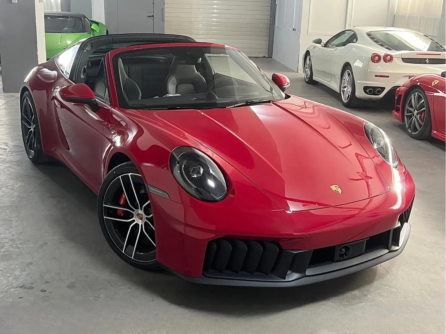 Chủ xe Porsche tính tự bỏ tiền túi gần 300 triệu đồng để xử lý vết xước, móp nhỏ, không dùng bảo hiểm dù có mua, lý do đưa ra nghe rất thuyết phục- Ảnh 3. Chủ xe Porsche tính tự bỏ tiền túi gần 300 triệu đồng để xử lý vết xước, móp nhỏ, không dùng bảo hiểm dù có mua, lý do đưa ra nghe rất thuyết phục- Ảnh 3.