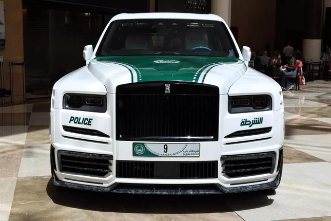 Dubai sử dụng Rolls-Royce Cullinan làm xe cảnh sát- Ảnh 4. Dubai sử dụng Rolls-Royce Cullinan làm xe cảnh sát- Ảnh 4.