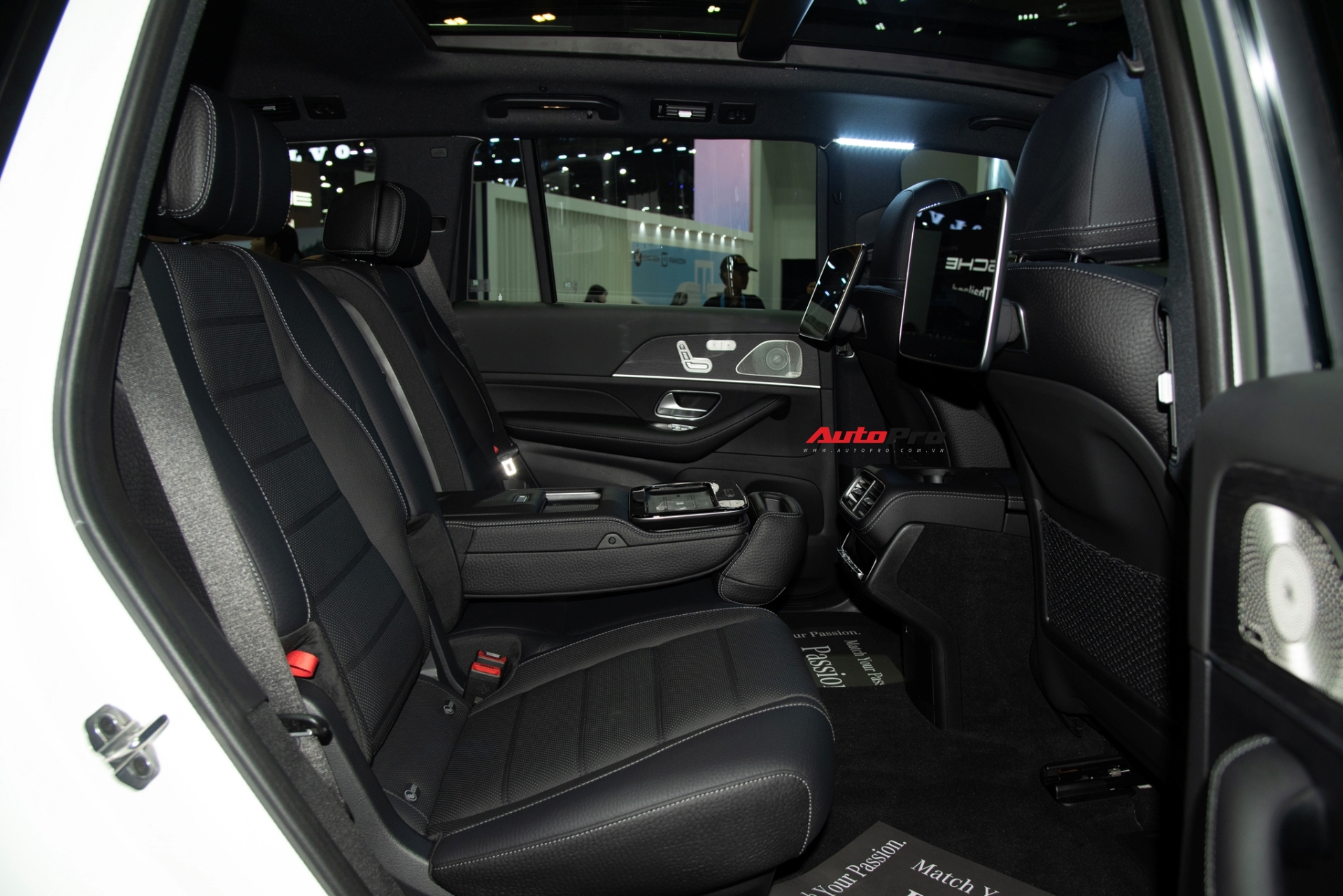 Lộ diện 3 mẫu xe Mercedes-Benz ra mắt tháng sau: Có SUV hạng sang đến siêu sang và xe thể thao hiệu suất cao- Ảnh 5. Lộ diện 3 mẫu xe Mercedes-Benz ra mắt tháng sau: Có SUV hạng sang đến siêu sang và xe thể thao hiệu suất cao- Ảnh 5.