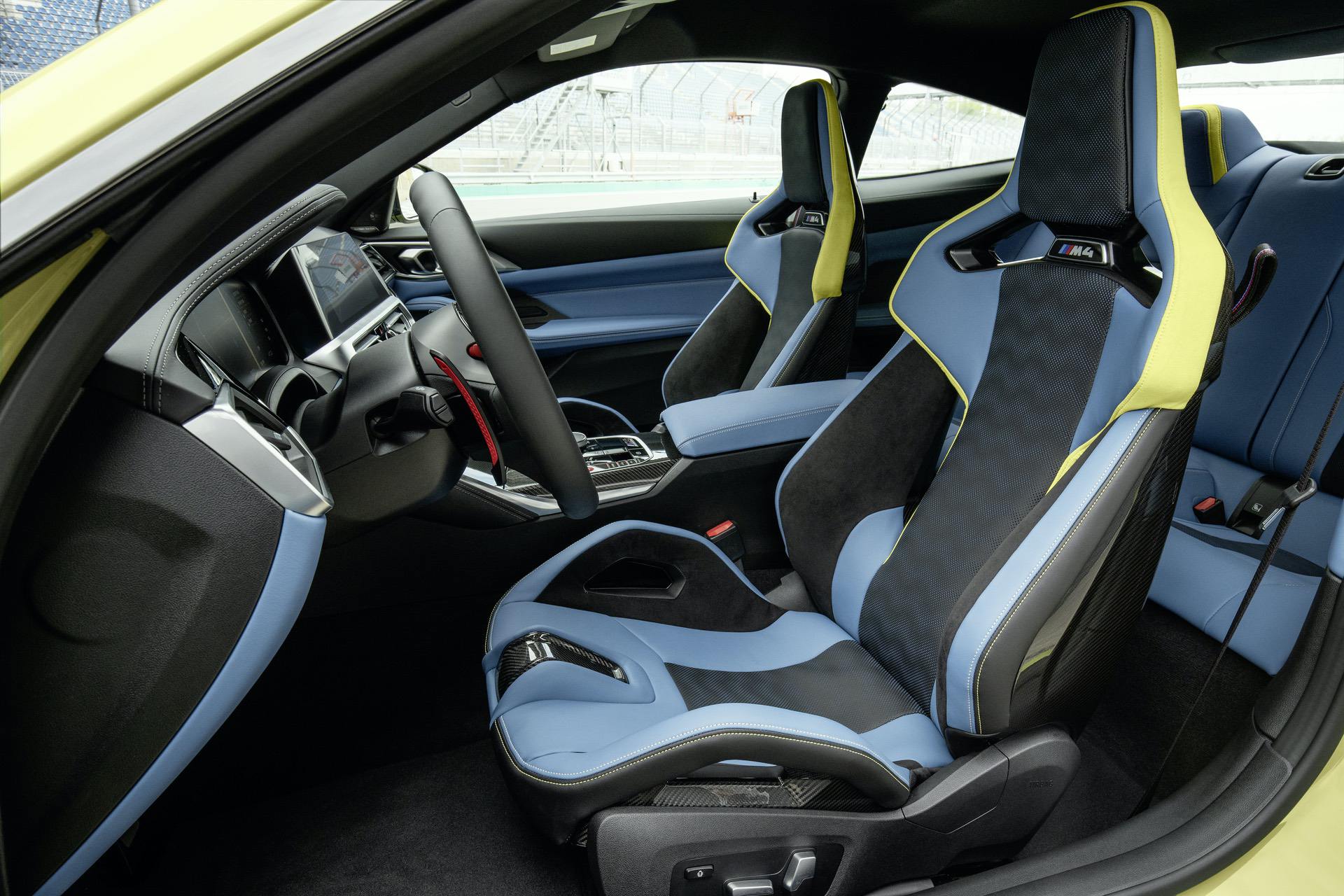 BMW M3, M4 đời mới chính hãng đầu tiên về Việt Nam: Mạnh hơn 500hp, màu cực nổi, riêng option đã tới 1,4 tỷ đồng- Ảnh 14. BMW M3, M4 đời mới chính hãng đầu tiên về Việt Nam: Mạnh hơn 500hp, màu cực nổi, riêng option đã tới 1,4 tỷ đồng- Ảnh 14.