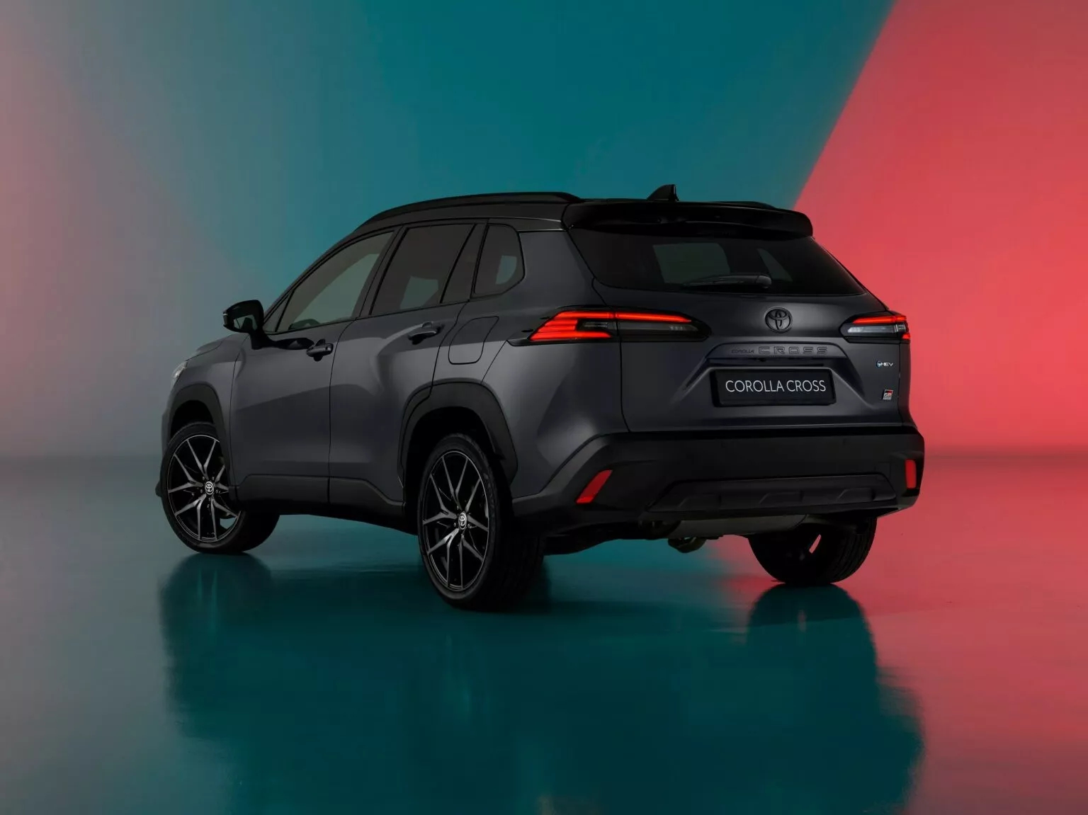 Toyota Corolla Cross 2026 ra mắt: Đèn LED mới, mâm mới, màn hình lớn, máy hybrid mạnh hơn, có bản thể thao, về Việt Nam dễ hot- Ảnh 11. Toyota Corolla Cross 2026 ra mắt: Đèn LED mới, mâm mới, màn hình lớn, máy hybrid mạnh hơn, có bản thể thao, về Việt Nam dễ hot- Ảnh 11.