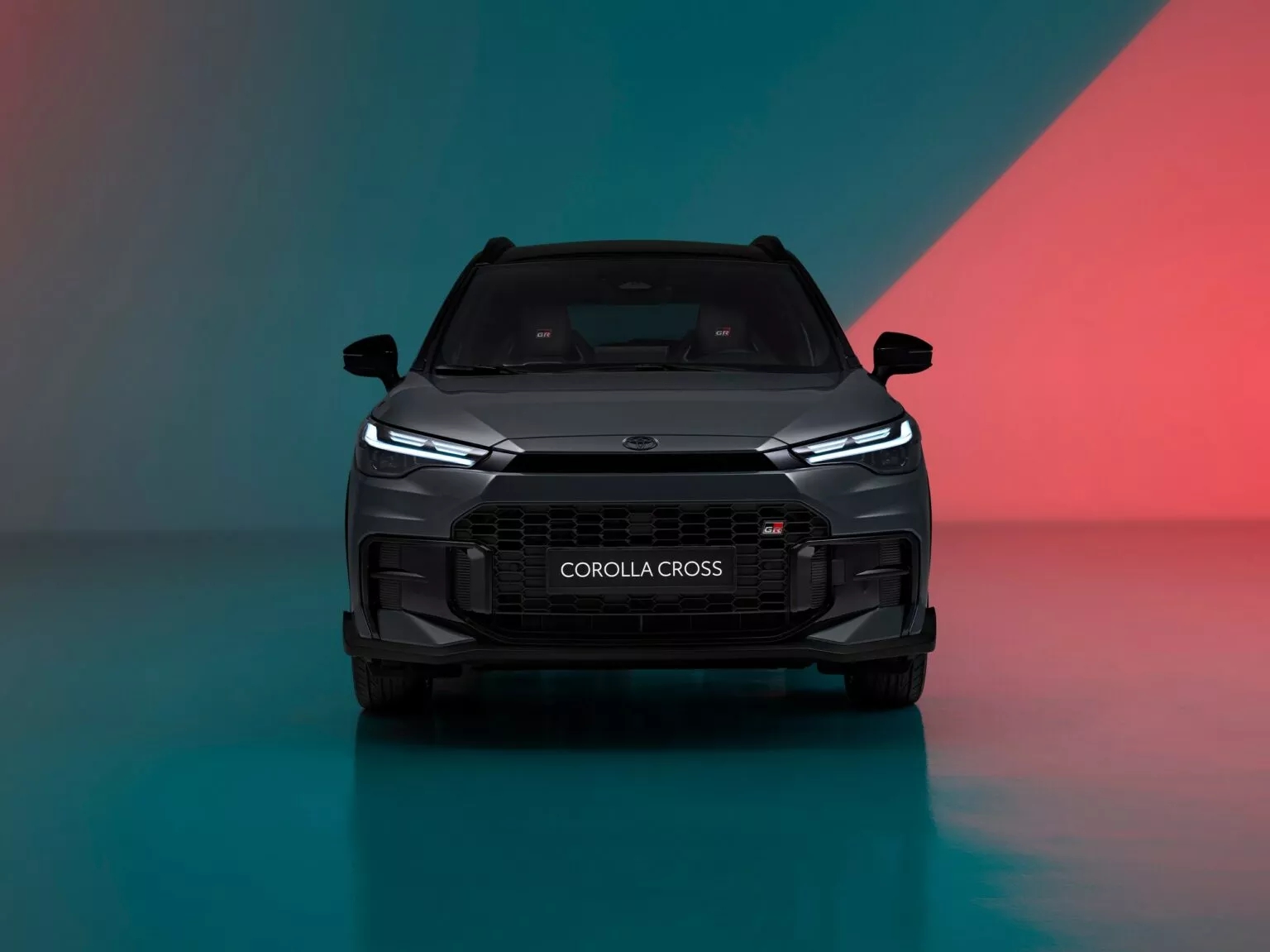 Toyota Corolla Cross 2026 ra mắt: Đèn LED mới, mâm mới, màn hình lớn, máy hybrid mạnh hơn, có bản thể thao, về Việt Nam dễ hot- Ảnh 2. Toyota Corolla Cross 2026 ra mắt: Đèn LED mới, mâm mới, màn hình lớn, máy hybrid mạnh hơn, có bản thể thao, về Việt Nam dễ hot- Ảnh 2.