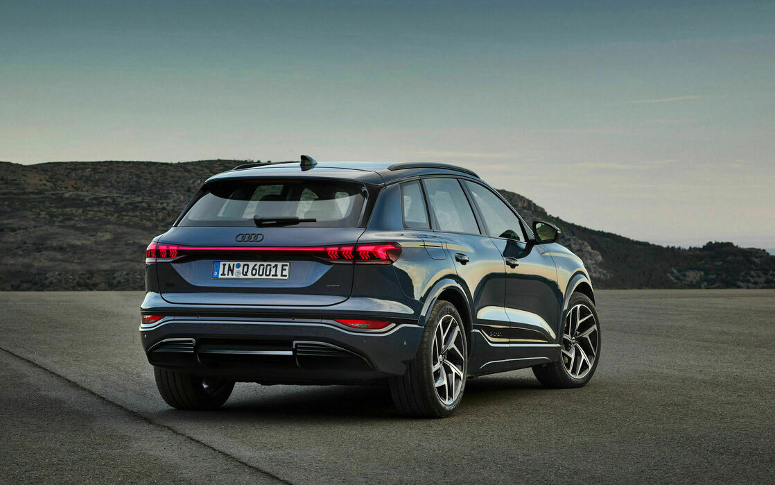 Audi Q6 e-tron giá dự kiến 3,099 tỷ tại Việt Nam: Nhiều màn hình lớn, chạy 625km/sạc, đấu iX3 bằng giá rẻ hơn gần 500 triệu đồng- Ảnh 9. Audi Q6 e-tron giá dự kiến 3,099 tỷ tại Việt Nam: Nhiều màn hình lớn, chạy 625km/sạc, đấu iX3 bằng giá rẻ hơn gần 500 triệu đồng- Ảnh 9.
