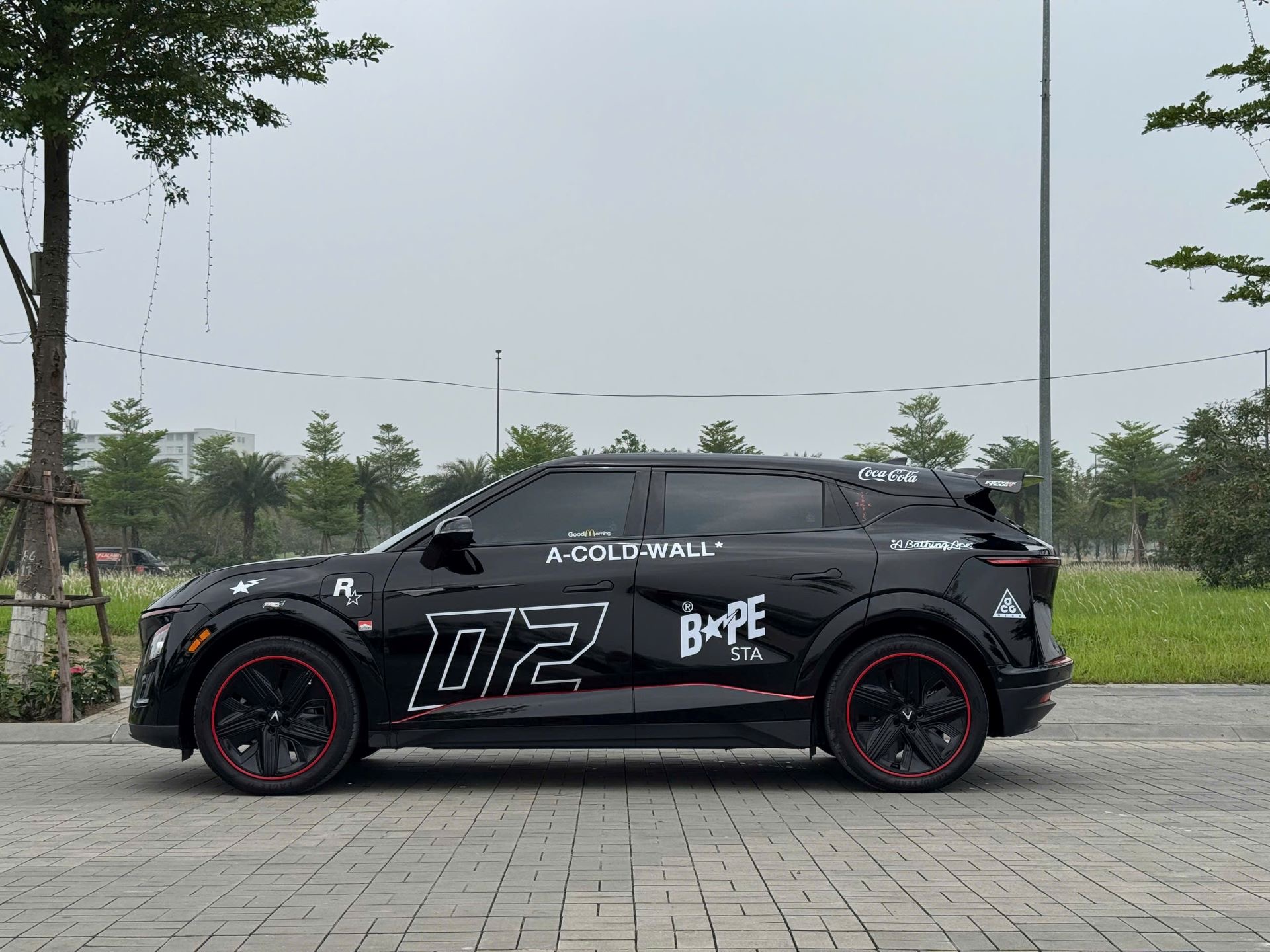 Gen Z làm ngành thời trang chạy VinFast VF 7: “Động cơ mạnh là tính năng an toàn, tiết kiệm 5-6 triệu đồng/tháng so với xe xăng”- Ảnh 3.