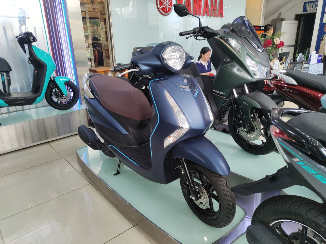 Yamaha hạ giá loạt xe tay ga hot: Giảm nhiều nhất 16 triệu, xe ăn ít xăng bậc nhất Việt Nam cũng có mặt- Ảnh 6. Yamaha hạ giá loạt xe tay ga hot: Giảm nhiều nhất 16 triệu, xe ăn ít xăng bậc nhất Việt Nam cũng có mặt- Ảnh 6.