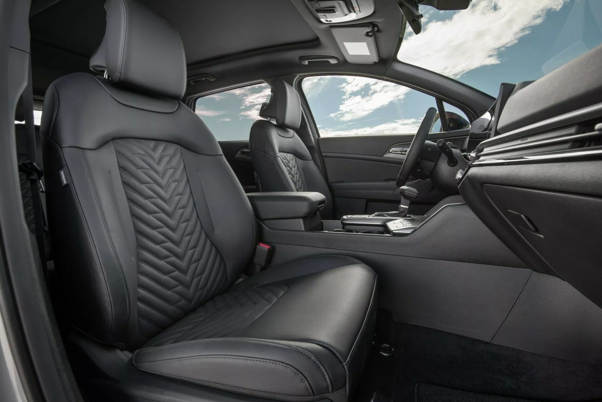 Kia Sportage 2025 chốt giá: Quy đổi từ 745 triệu đồng, thay đổi thiết kế, thêm tính năng ADAS, nâng hộp số lên 8 cấp- Ảnh 10. Kia Sportage 2025 chốt giá: Quy đổi từ 745 triệu đồng, thay đổi thiết kế, thêm tính năng ADAS, nâng hộp số lên 8 cấp- Ảnh 10.