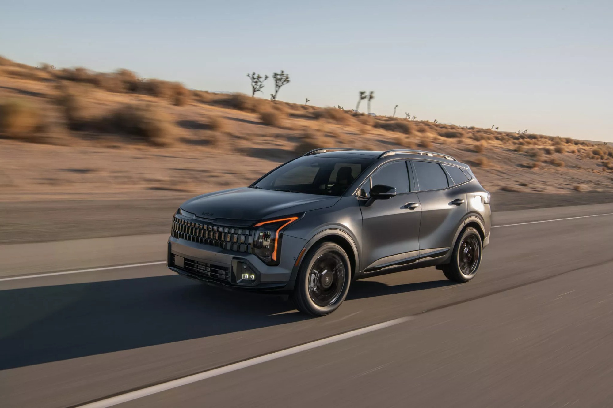 Kia Sportage 2025 chốt giá: Quy đổi từ 745 triệu đồng, thay đổi thiết kế, thêm tính năng ADAS, nâng hộp số lên 8 cấp- Ảnh 6. Kia Sportage 2025 chốt giá: Quy đổi từ 745 triệu đồng, thay đổi thiết kế, thêm tính năng ADAS, nâng hộp số lên 8 cấp- Ảnh 6.