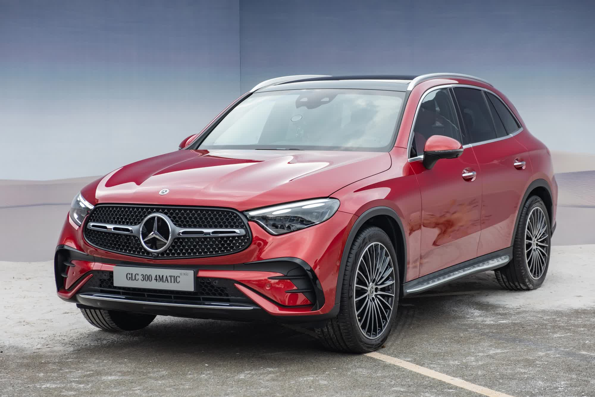 Ngày này năm xưa: Tròn 2 năm Mercedes-Benz GLC thế hệ thứ hai ra mắt Việt Nam, giá tăng đáng kể nhưng vẫn duy trì sức hút- Ảnh 2. Ngày này năm xưa: Tròn 2 năm Mercedes-Benz GLC thế hệ thứ hai ra mắt Việt Nam, giá tăng đáng kể nhưng vẫn duy trì sức hút- Ảnh 2.