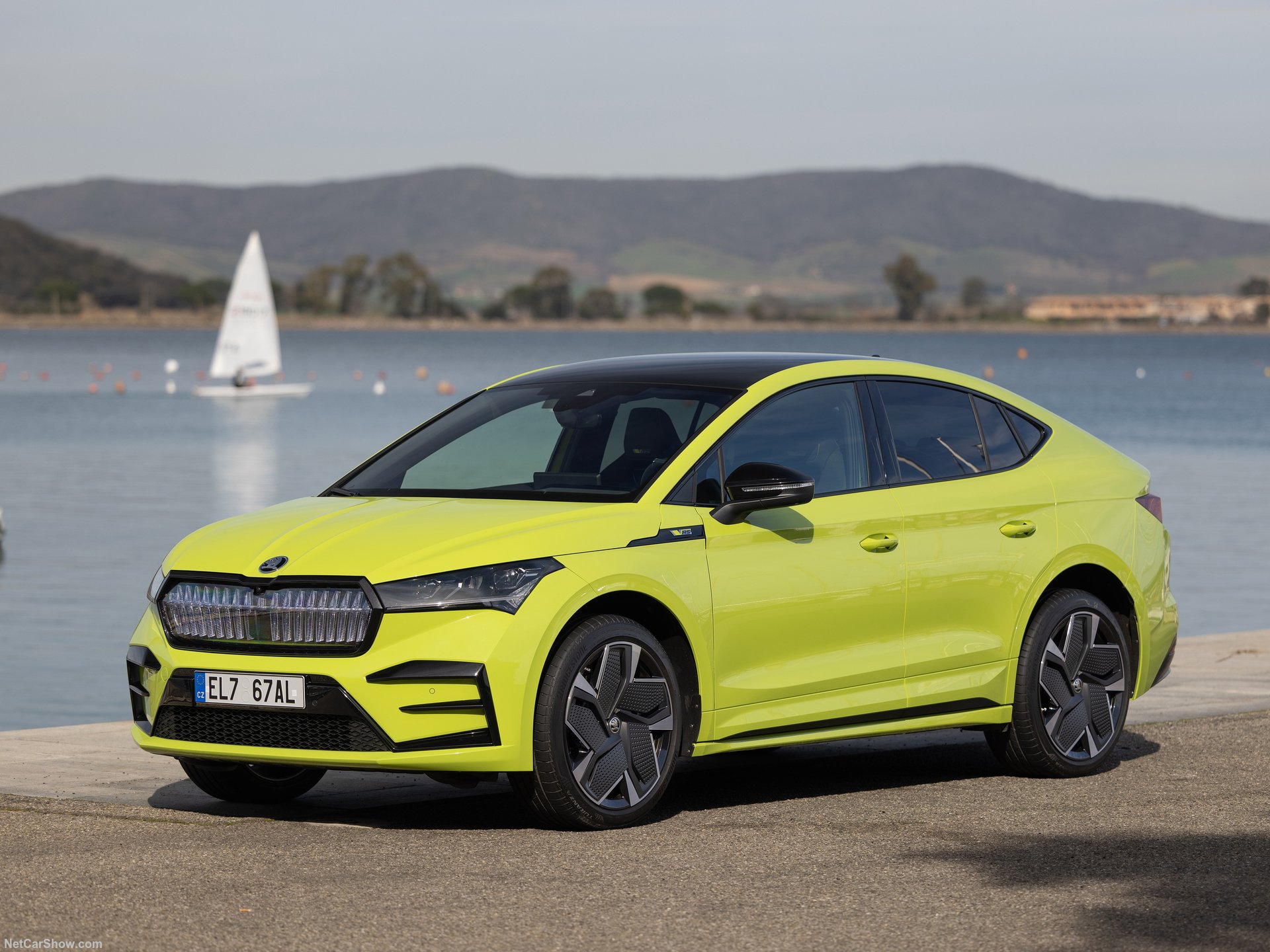 Skoda Enyaq tiếp tục lộ diện tại Việt Nam: Là bản cao nhất, động cơ điện mạnh 340 mã lực, chạy 542km/sạc, có biến thể SUV coupe, không phải thế hệ mới nhất- Ảnh 8. Skoda Enyaq tiếp tục lộ diện tại Việt Nam: Là bản cao nhất, động cơ điện mạnh 340 mã lực, chạy 542km/sạc, có biến thể SUV coupe, không phải thế hệ mới nhất- Ảnh 8.