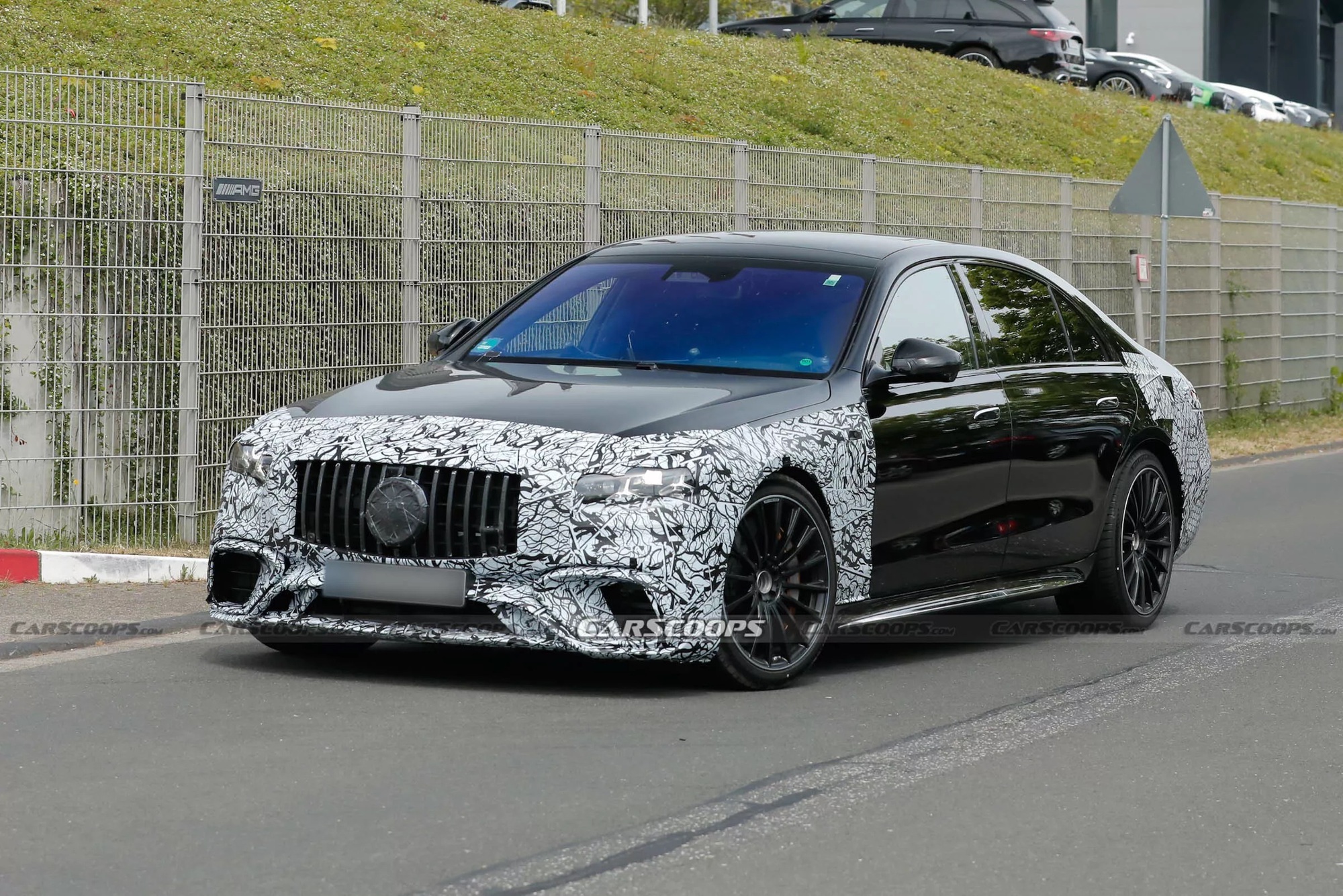 Mercedes-AMG S 63 bản mới lộ diện: Đèn kiểu mới, động cơ V8 PHEV mạnh ngang Ferrari 812 Superfast- Ảnh 3.
