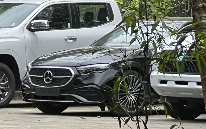 Mercedes-Benz E-Class 'dọn kho' giảm giá còn hơn 1,7 tỷ đồng tại đại lý: Ngang giá lăn bánh Camry, chờ đời mới ra mắt đấu 5 Series- Ảnh 3.