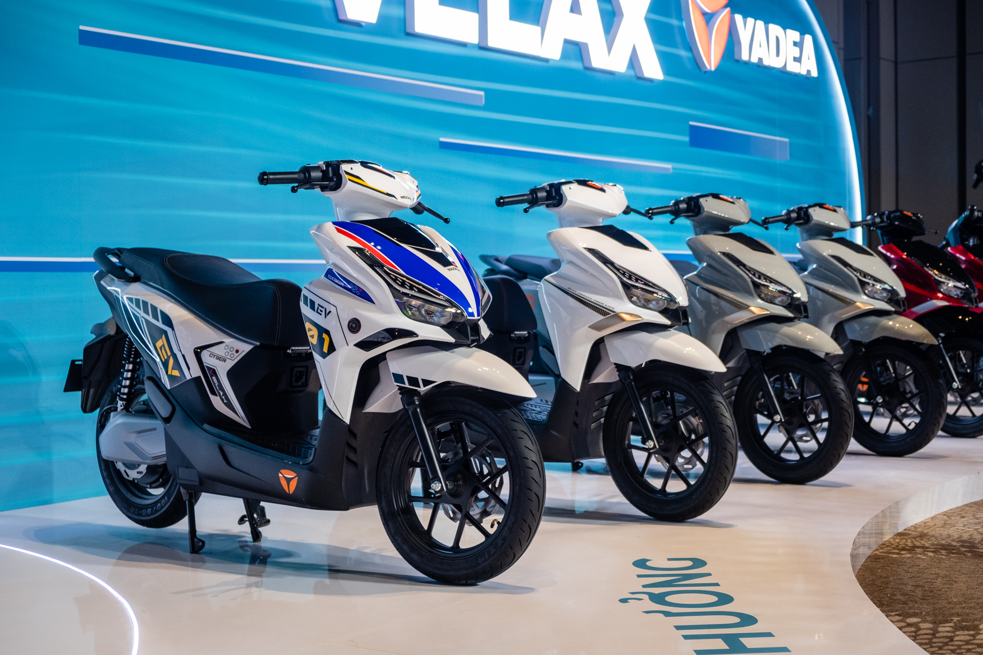 Yadea Velax ra mắt Việt Nam: Giá từ 30 triệu đồng, 3 phiên bản, chạy 80-129km/sạc, có cruise control, cạnh tranh Honda ICON e:- Ảnh 2.