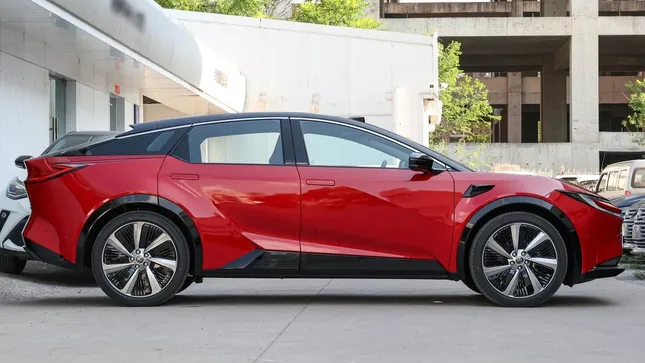 Toyota bán thêm xe điện giá rẻ- Ảnh 2. Toyota bán thêm xe điện giá rẻ- Ảnh 2.