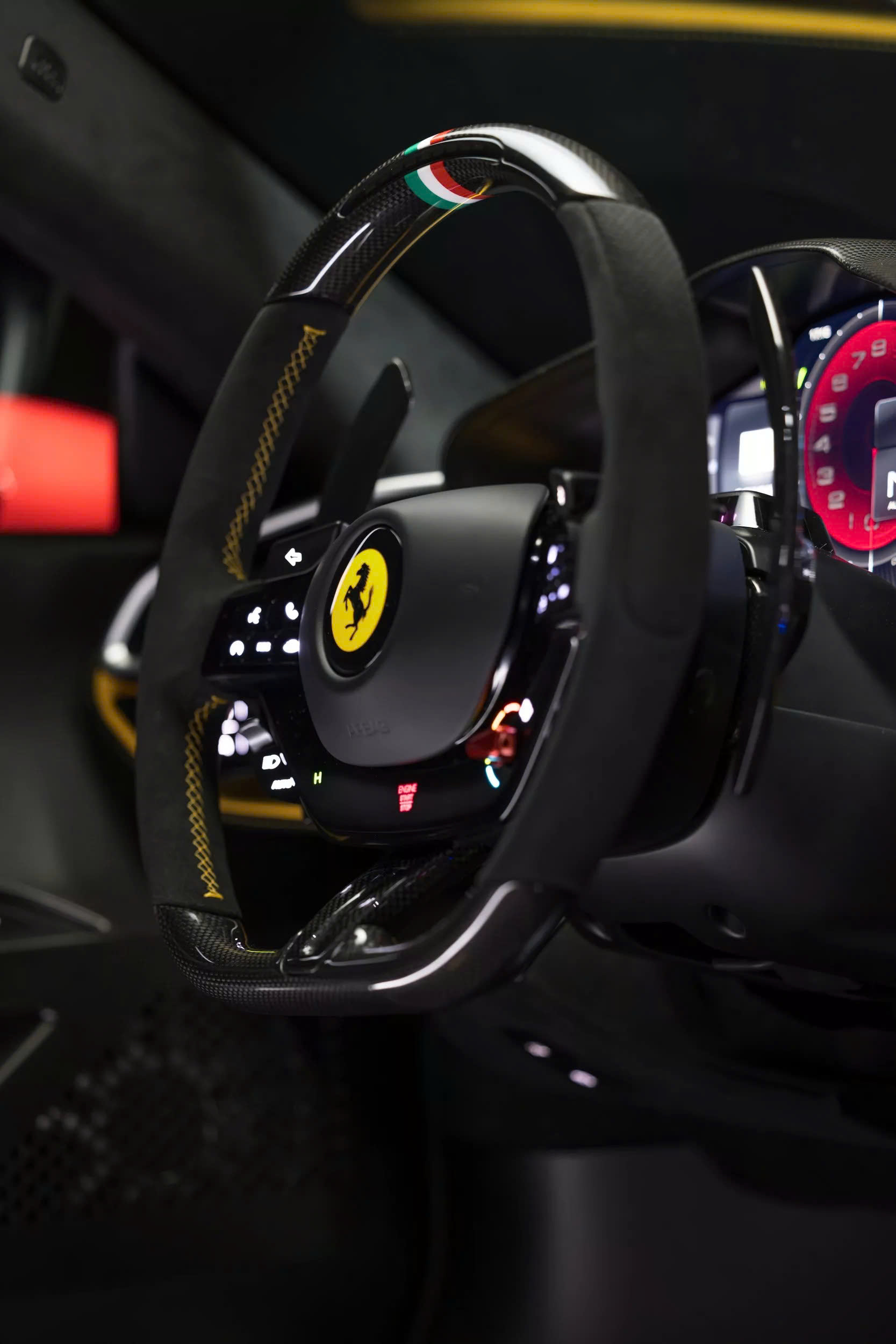 Ferrari ra mắt siêu xe mới nhất nhưng bạn không thể mua được nếu không làm nghề này- Ảnh 8. Ferrari ra mắt siêu xe mới nhất nhưng bạn không thể mua được nếu không làm nghề này- Ảnh 8.