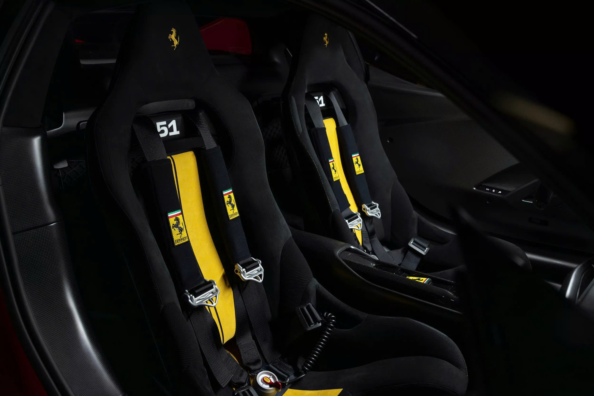 Ferrari ra mắt siêu xe mới nhất nhưng bạn không thể mua được nếu không làm nghề này- Ảnh 7. Ferrari ra mắt siêu xe mới nhất nhưng bạn không thể mua được nếu không làm nghề này- Ảnh 7.