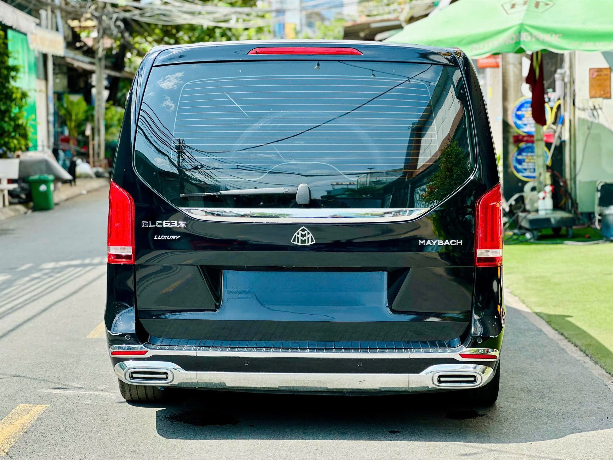 Rao Mercedes-Benz V-Class giá 1,2 tỷ đồng, người bán cho biết riêng tiền độ đã gần 1 tỷ với TV, két sắt, tủ lạnh, ghế 'chủ tịch' kiểu Maybach- Ảnh 7.