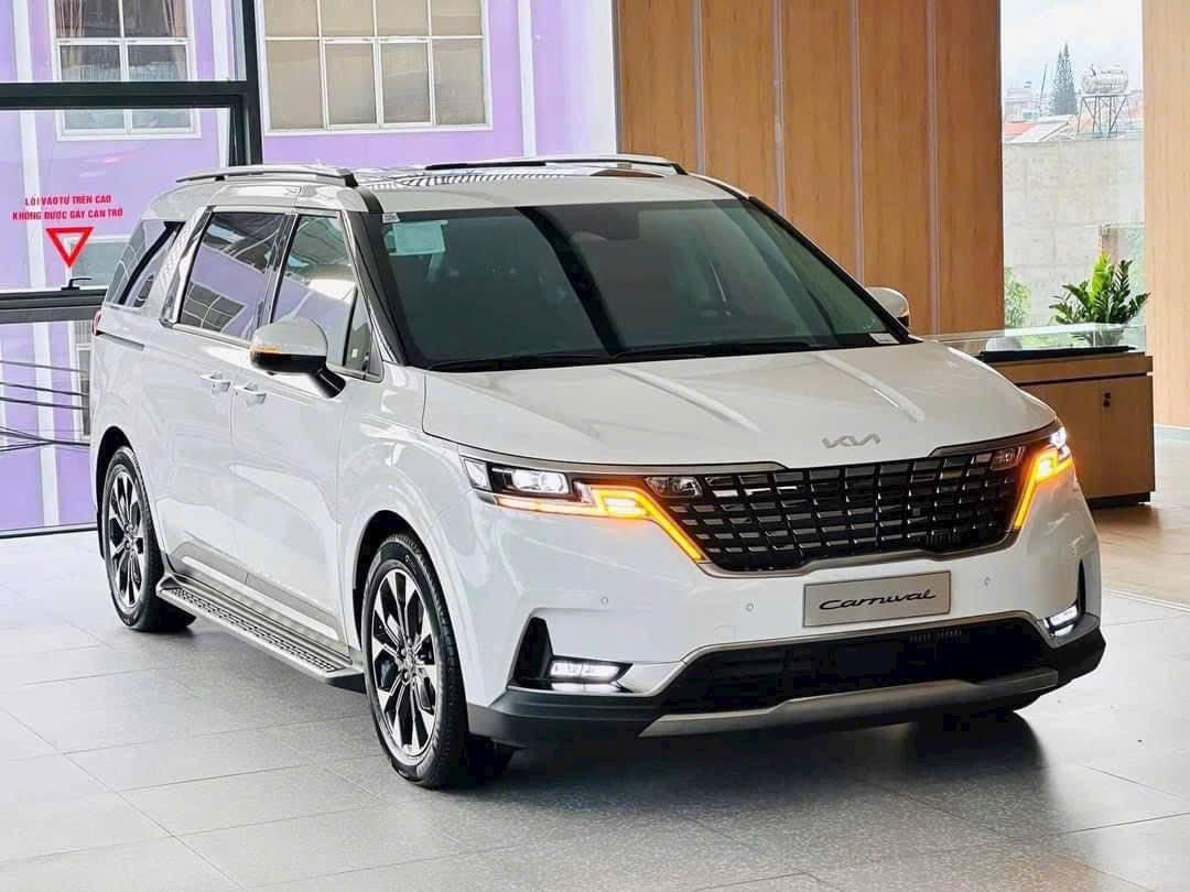 Kia Carnival bản xăng cao nhất giảm tới 210 triệu đồng tại đại lý, giá thực tế còn 1,549 tỷ đồng nhưng phải đánh đổi 1 thứ- Ảnh 2. Kia Carnival bản xăng cao nhất giảm tới 210 triệu đồng tại đại lý, giá thực tế còn 1,549 tỷ đồng nhưng phải đánh đổi 1 thứ- Ảnh 2.