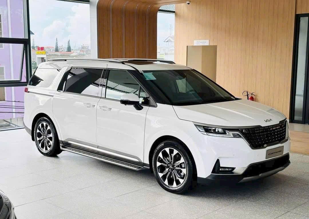 Kia Carnival bản xăng cao nhất giảm tới 210 triệu đồng tại đại lý, giá thực tế còn 1,549 tỷ đồng nhưng phải đánh đổi 1 thứ- Ảnh 3.