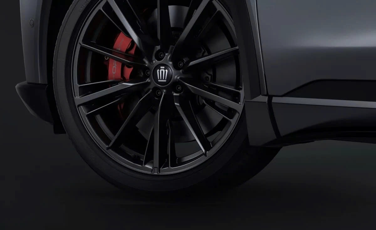 'Xe chủ tịch' Toyota Crown có bản đặc biệt: Giá quy đổi từ 1,6 tỷ đồng nhưng muốn mua chưa chắc bạn đã mua được- Ảnh 6. 'Xe chủ tịch' Toyota Crown có bản đặc biệt: Giá quy đổi từ 1,6 tỷ đồng nhưng muốn mua chưa chắc bạn đã mua được- Ảnh 6.