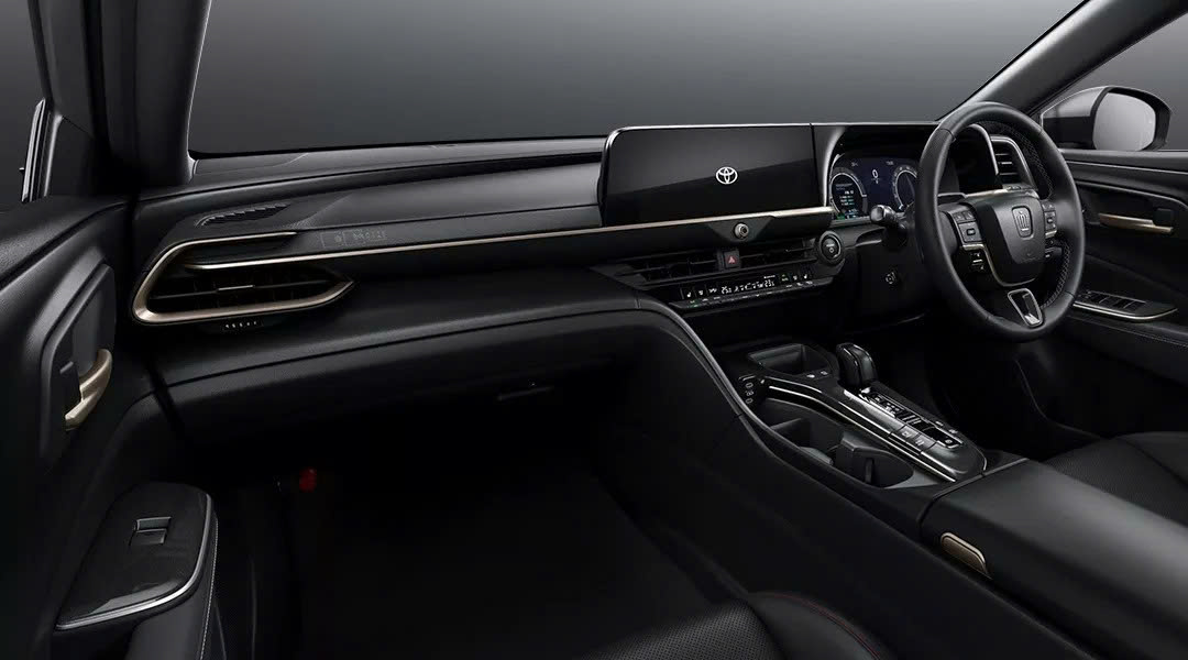 'Xe chủ tịch' Toyota Crown có bản đặc biệt: Giá quy đổi từ 1,6 tỷ đồng nhưng muốn mua chưa chắc bạn đã mua được- Ảnh 4. 'Xe chủ tịch' Toyota Crown có bản đặc biệt: Giá quy đổi từ 1,6 tỷ đồng nhưng muốn mua chưa chắc bạn đã mua được- Ảnh 4.