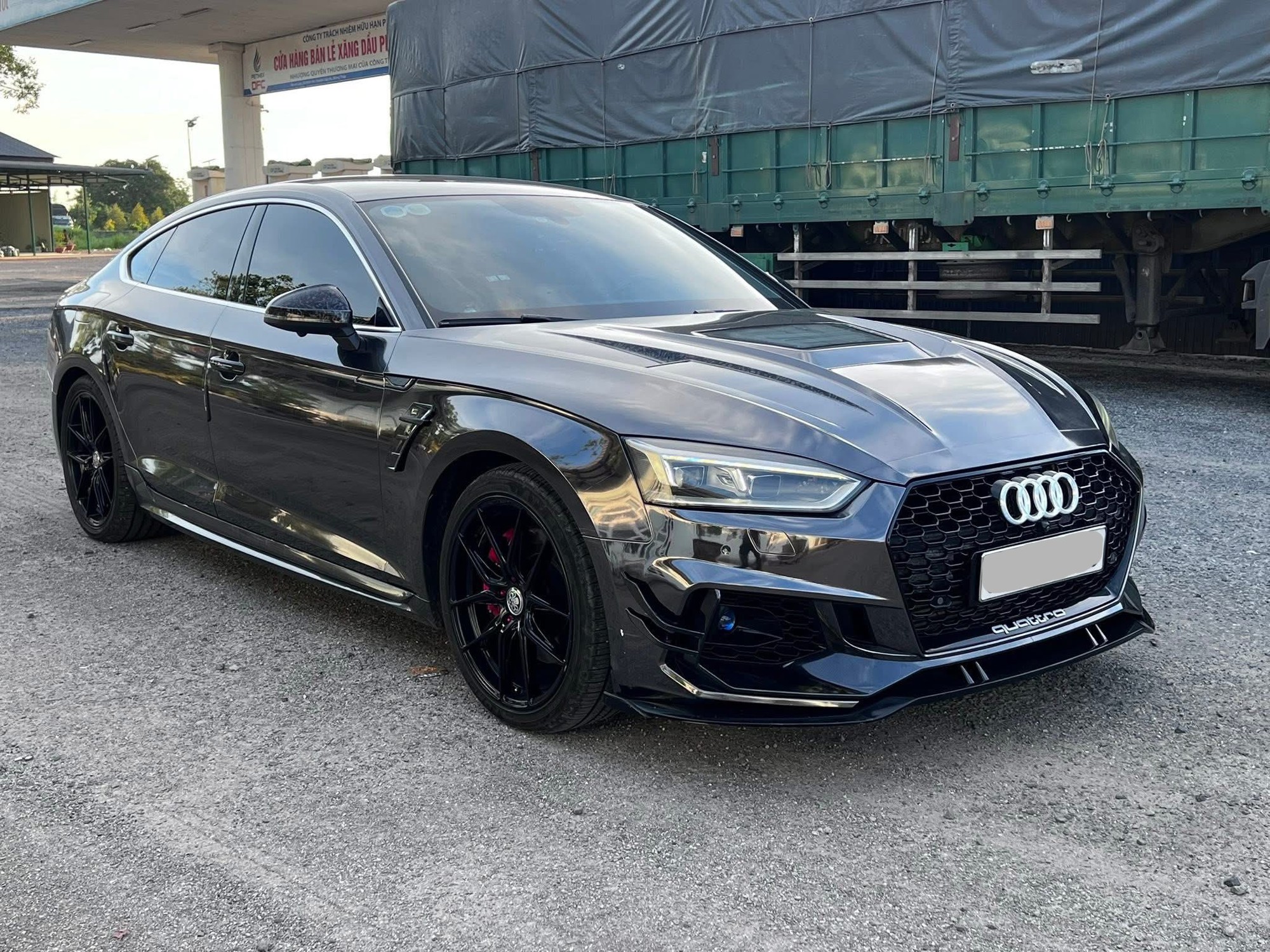 Chiếc Audi A5 phiên bản APEC giá 1,1 tỷ đồng này sẽ khiến người dùng phải cân nhắc thay vì mua Toyota Camry- Ảnh 2. Chiếc Audi A5 phiên bản APEC giá 1,1 tỷ đồng này sẽ khiến người dùng phải cân nhắc thay vì mua Toyota Camry- Ảnh 2.