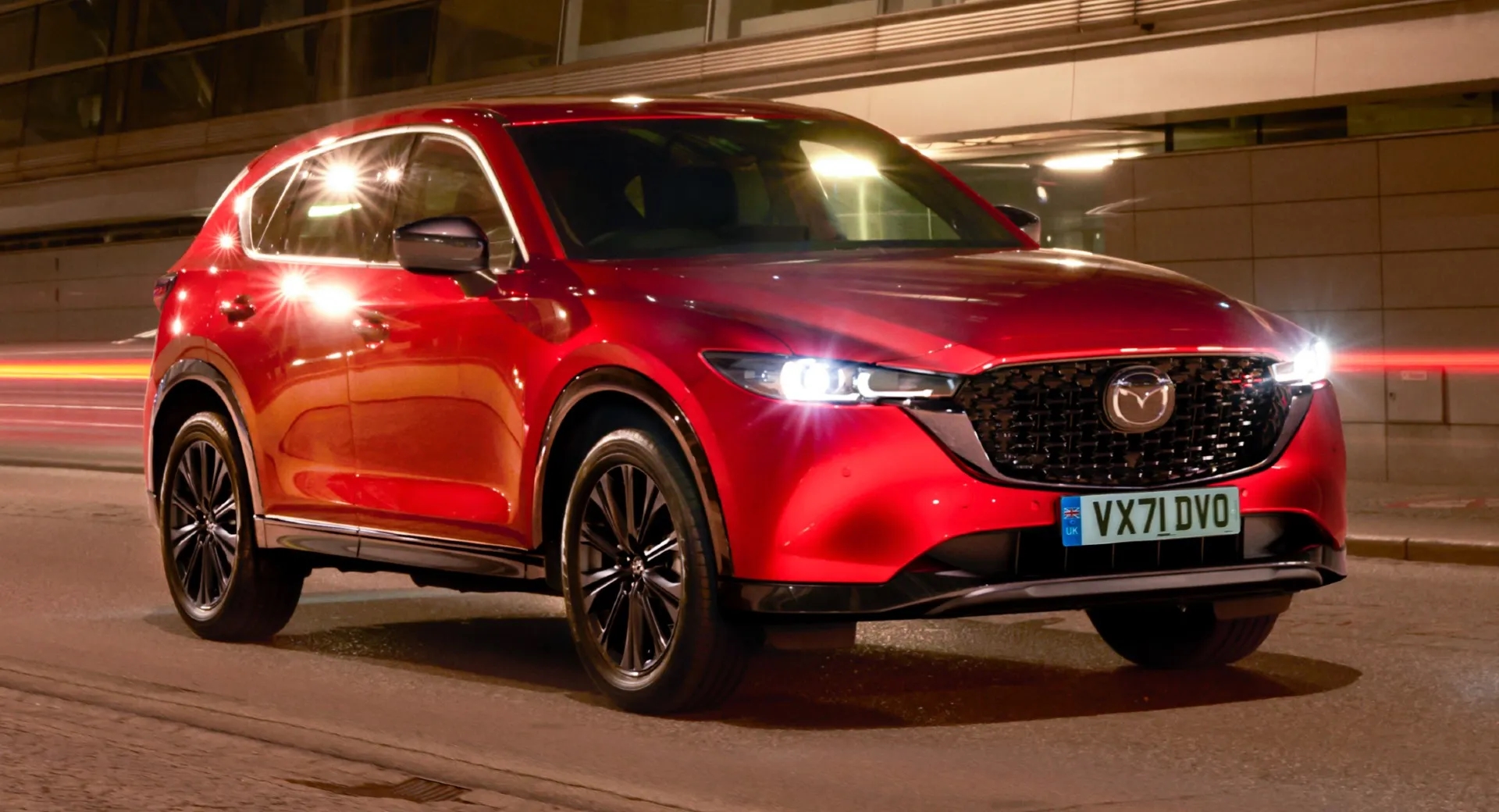 Mazda CX-5 thế hệ mới lộ mặt không che: Có thêm nét của Mercedes, BMW nhưng vẫn dễ nhầm thành facelift, dân mạng phải thốt lên 'thiết kế quá nhàn'- Ảnh 3. Mazda CX-5 thế hệ mới lộ mặt không che: Có thêm nét của Mercedes, BMW nhưng vẫn dễ nhầm thành facelift, dân mạng phải thốt lên 'thiết kế quá nhàn'- Ảnh 3.