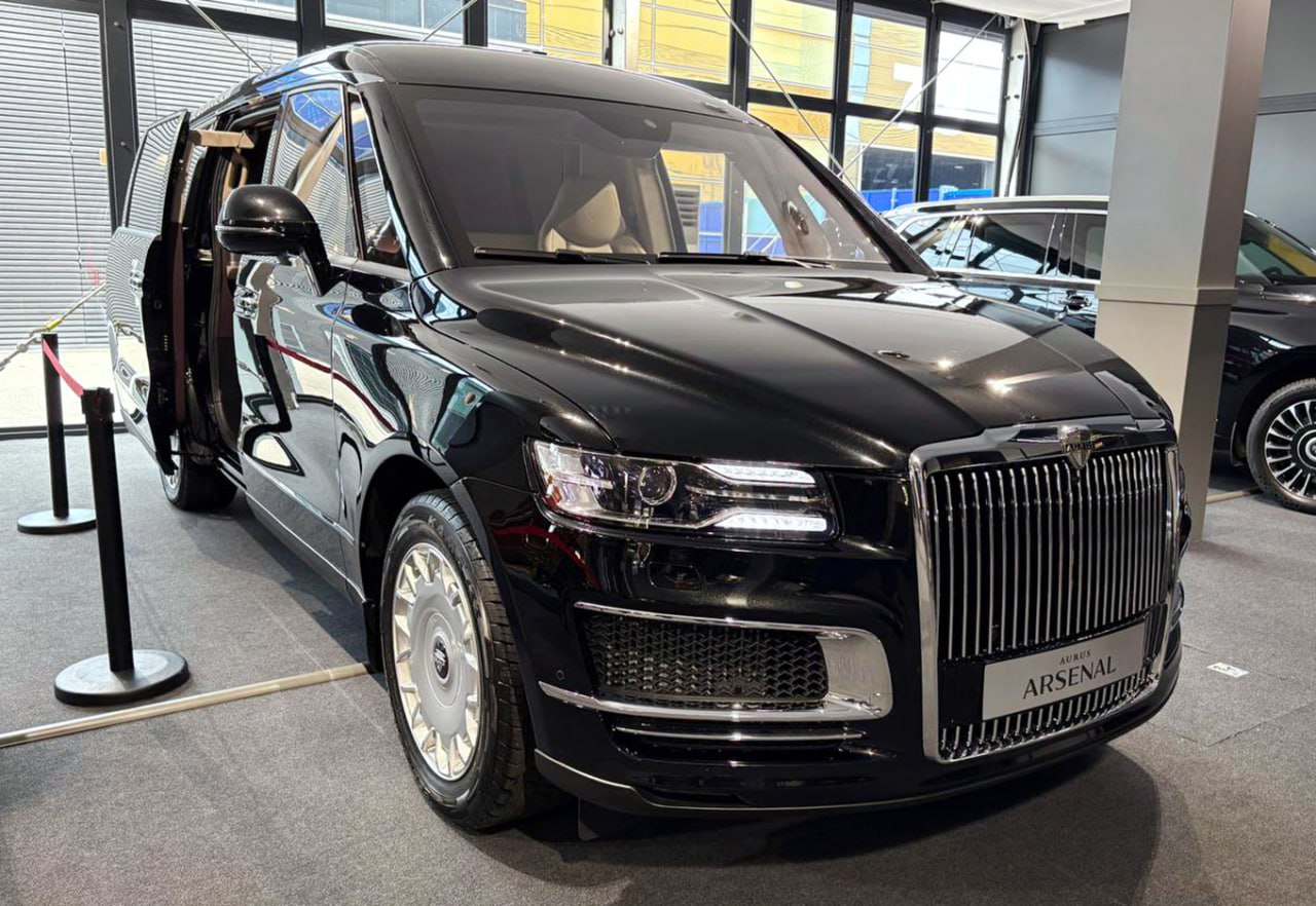 Chính thức lộ diện mẫu xe 'xịn' nhất phân khúc mà người Nga chế tạo được: Aurus Arsenal VIP- Ảnh 5. Chính thức lộ diện mẫu xe 'xịn' nhất phân khúc mà người Nga chế tạo được: Aurus Arsenal VIP- Ảnh 5.