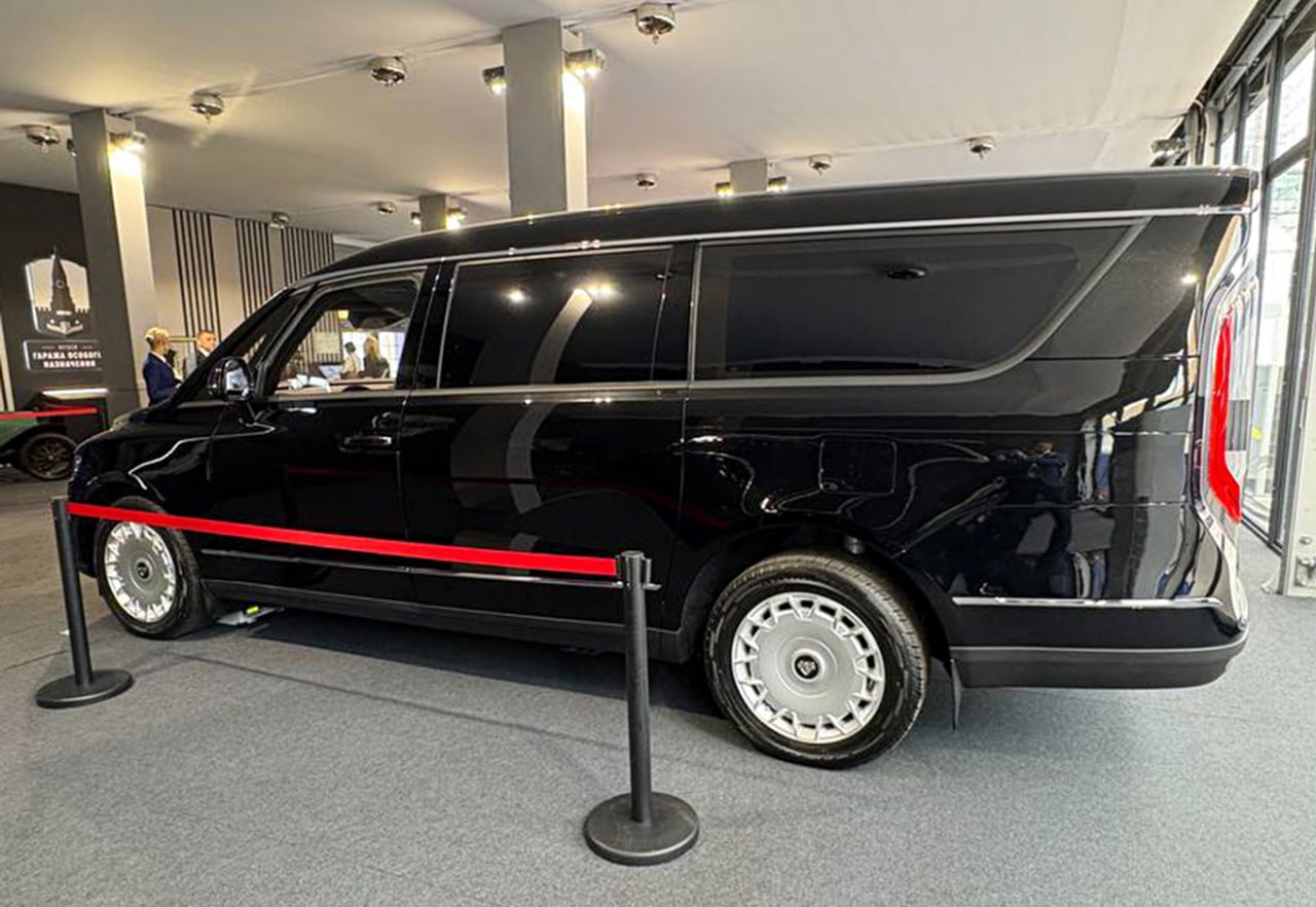Chính thức lộ diện mẫu xe 'xịn' nhất phân khúc mà người Nga chế tạo được: Aurus Arsenal VIP- Ảnh 6. Chính thức lộ diện mẫu xe 'xịn' nhất phân khúc mà người Nga chế tạo được: Aurus Arsenal VIP- Ảnh 6.