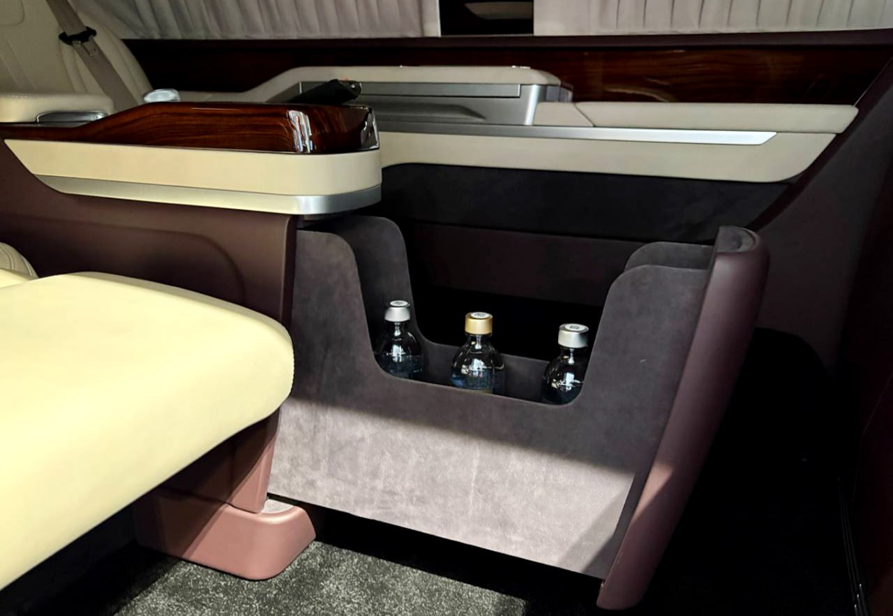 Chính thức lộ diện mẫu xe 'xịn' nhất phân khúc mà người Nga chế tạo được: Aurus Arsenal VIP- Ảnh 3. Chính thức lộ diện mẫu xe 'xịn' nhất phân khúc mà người Nga chế tạo được: Aurus Arsenal VIP- Ảnh 3.