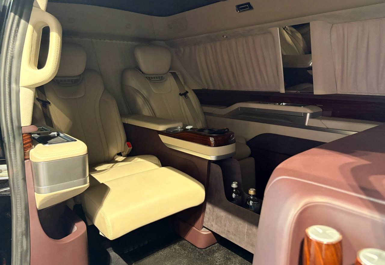 Chính thức lộ diện mẫu xe 'xịn' nhất phân khúc mà người Nga chế tạo được: Aurus Arsenal VIP- Ảnh 2. Chính thức lộ diện mẫu xe 'xịn' nhất phân khúc mà người Nga chế tạo được: Aurus Arsenal VIP- Ảnh 2.