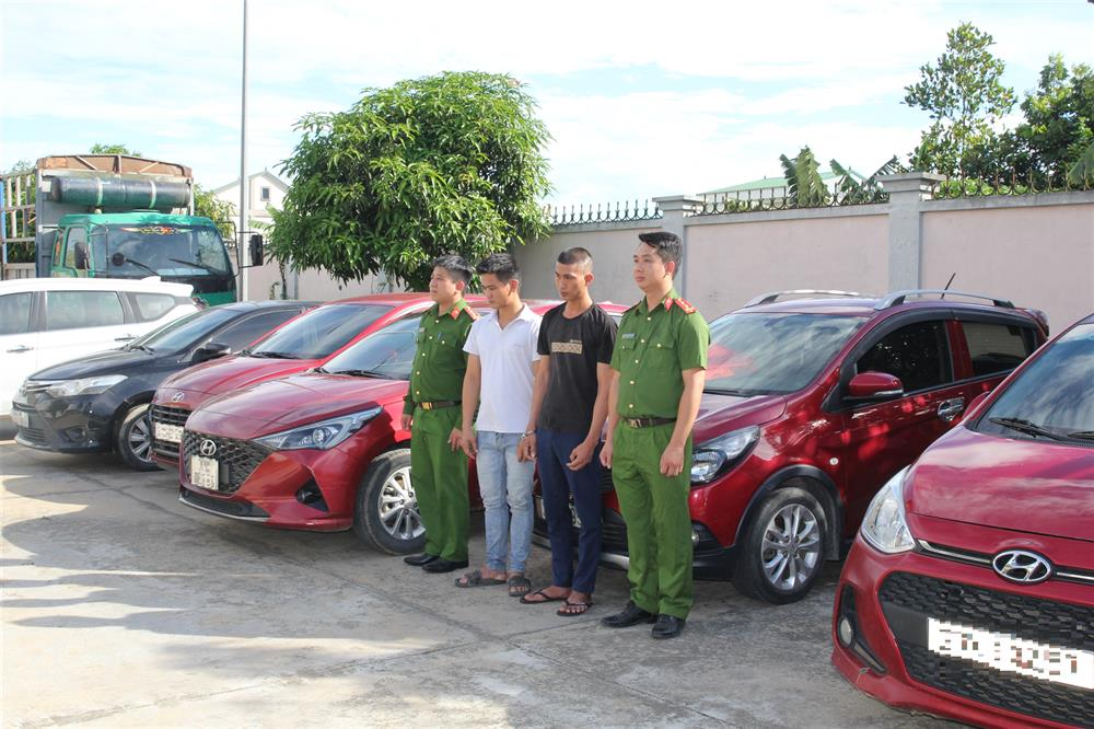 Cầm cố ô tô tải để trả nợ nhưng bị từ chối, 2 đối tượng tìm cách khiến 11 chiếc ô tô Cầm cố ô tô tải để trả nợ nhưng bị từ chối, 2 đối tượng tìm cách khiến 11 chiếc ô tô